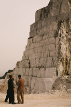 Load image into Gallery viewer, Marble Tour in the Carrara quarries + Tasting